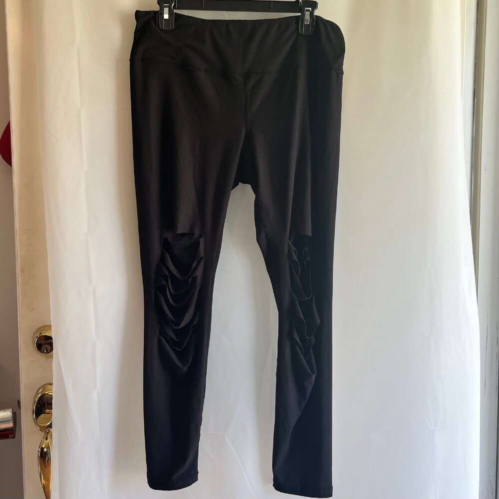 Women’s black leggings XL